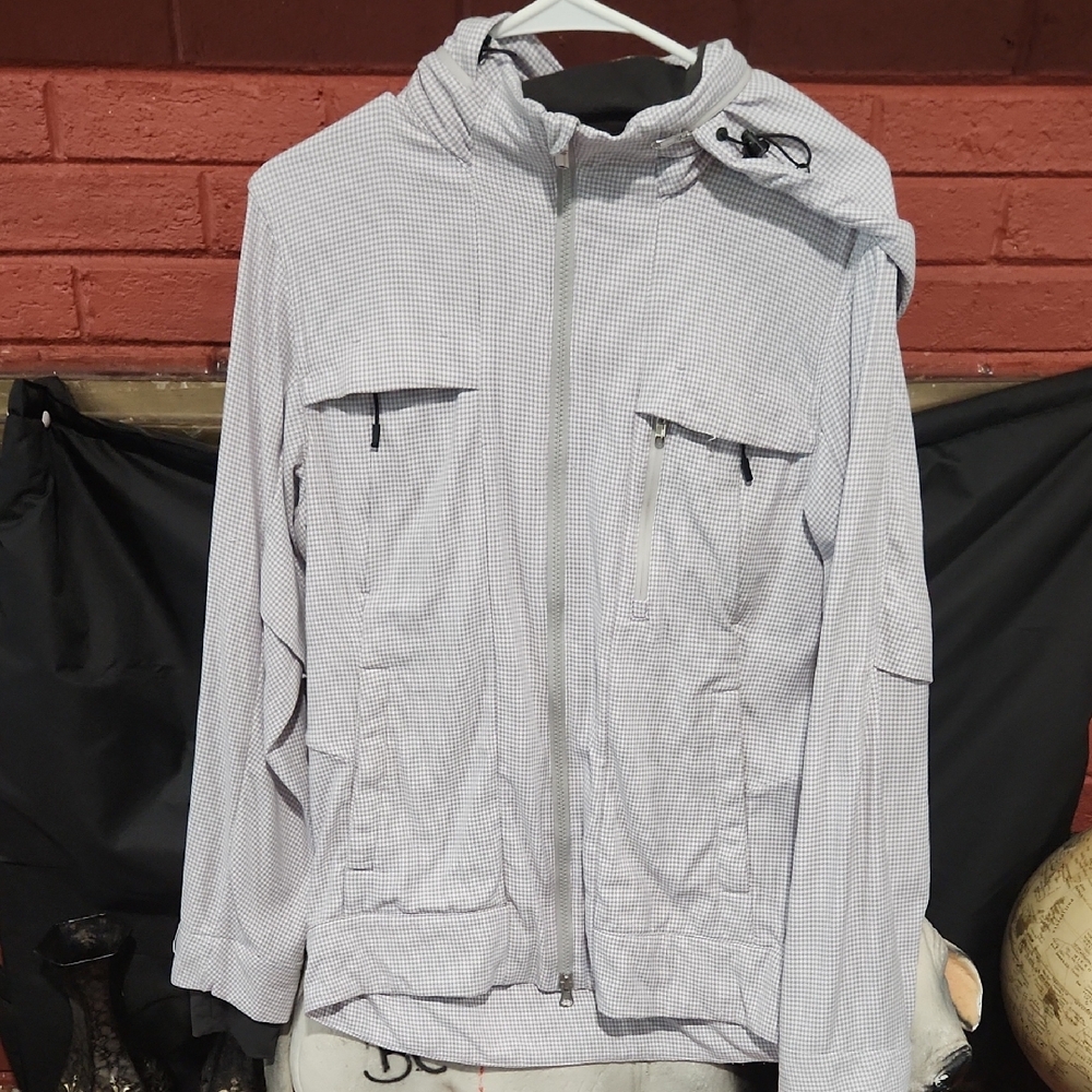 Lululemon Athletica Men's Gray Checkered Windbreaker